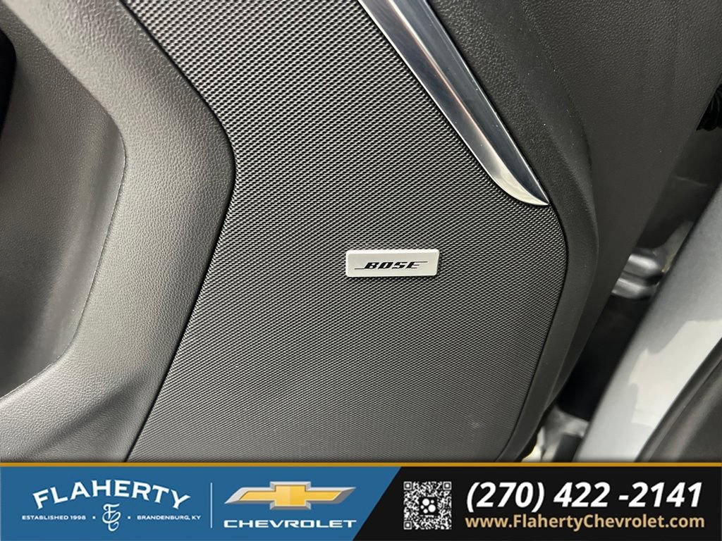 Used 2025 GMC Yukon XL Denali AWD/4WD image 23