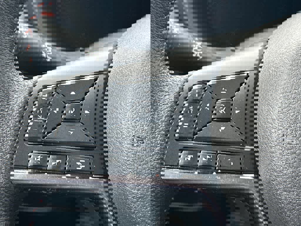 Used 2024 Nissan Kicks SR image 17