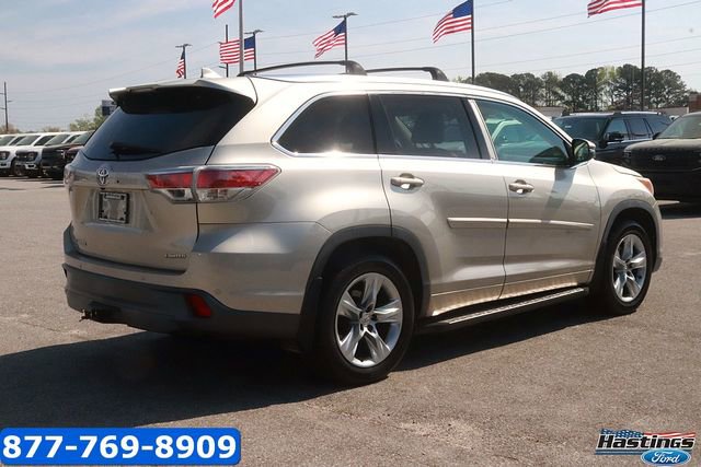 Used 2015 Toyota Highlander Limited w/ Driver Technology Package FWD image 5