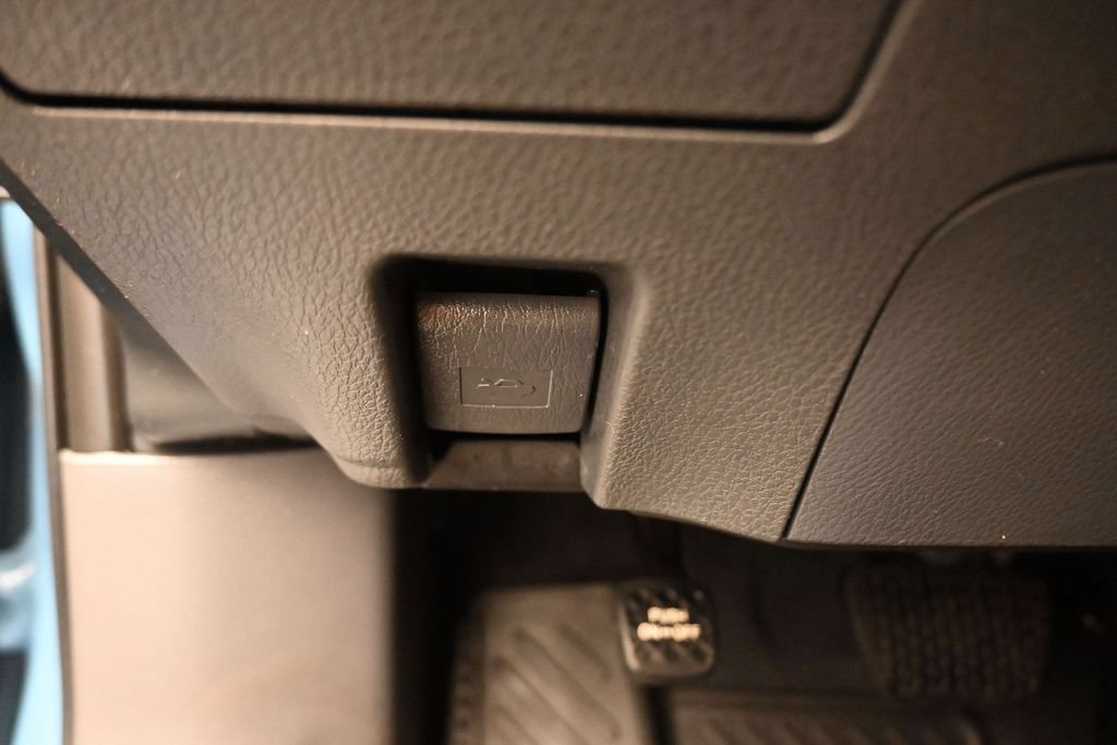 Used 2024 Toyota Camry SE w/ Convenience Package FWD image 28