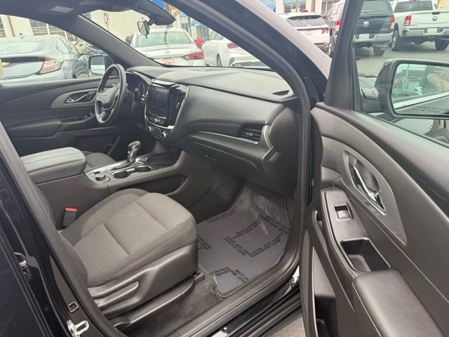 Used 2023 Chevrolet Traverse LT image 13