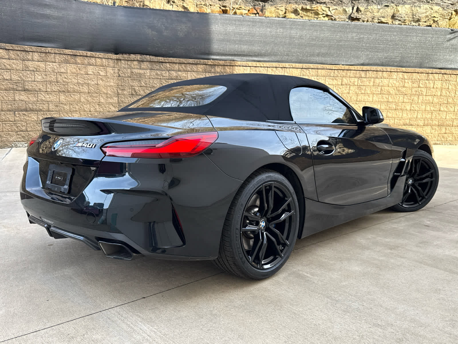 Certified 2024 BMW Z4 M40i w/ Premium Package image 3