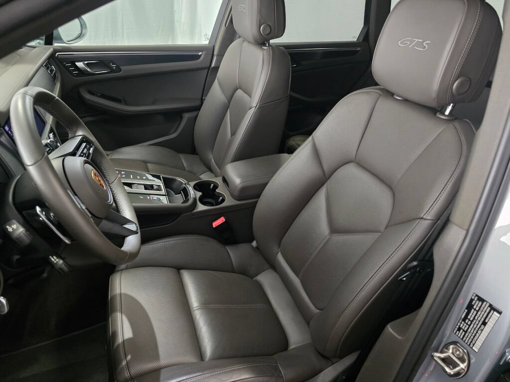 Certified 2024 Porsche Macan GTS w/ Premium Plus Package AWD/4WD image 5