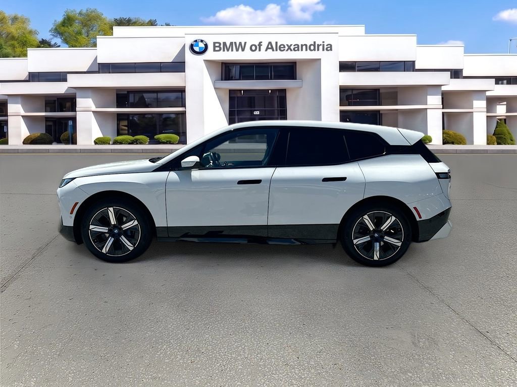 Certified 2023 BMW iX xDrive50 w/ Sport Package AWD/4WD image 4