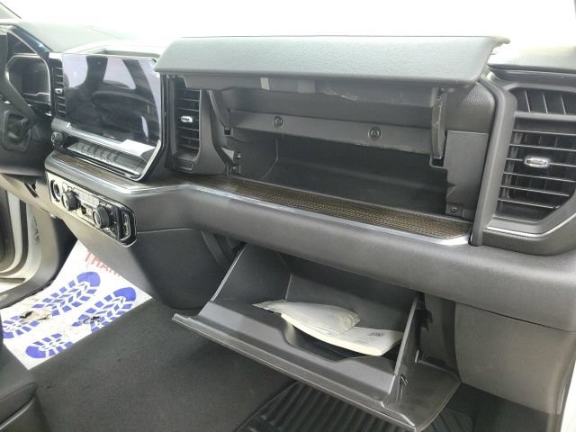 Used 2023 Chevrolet Silverado 1500 LT AWD/4WD image 14