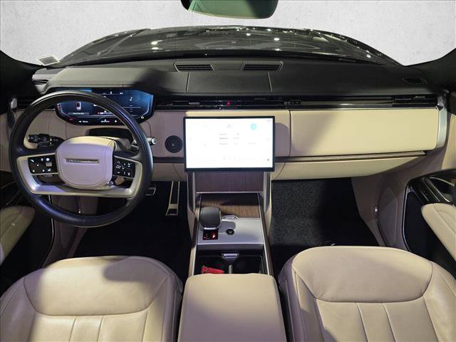 Used 2024 Land Rover Range Rover SE AWD/4WD image 9