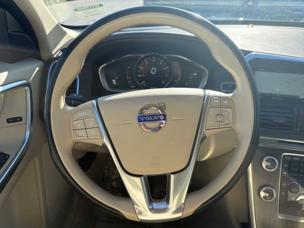 Used 2016 Volvo XC60 T5 Premier image 18