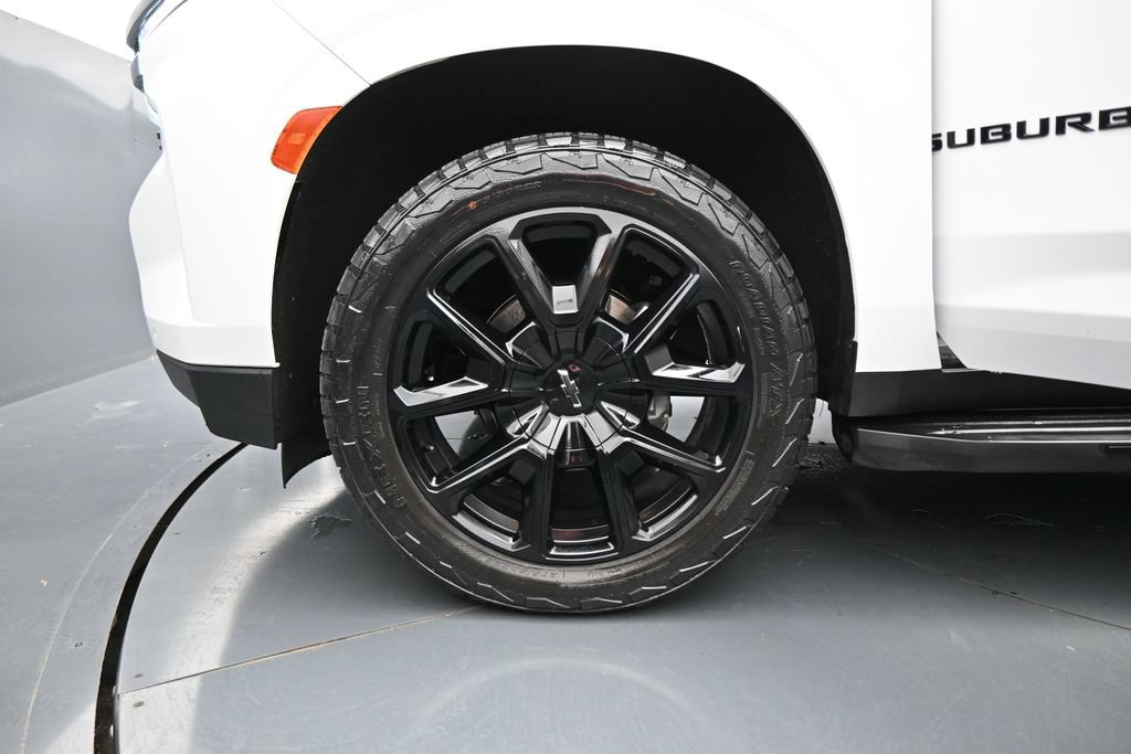 Used 2022 Chevrolet Suburban RST w/ Luxury Package AWD/4WD image 30