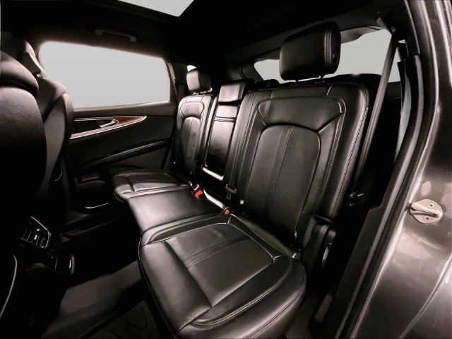 Used 2017 Lincoln MKX Reserve w/ Driver Assistance Package AWD/4WD image 25