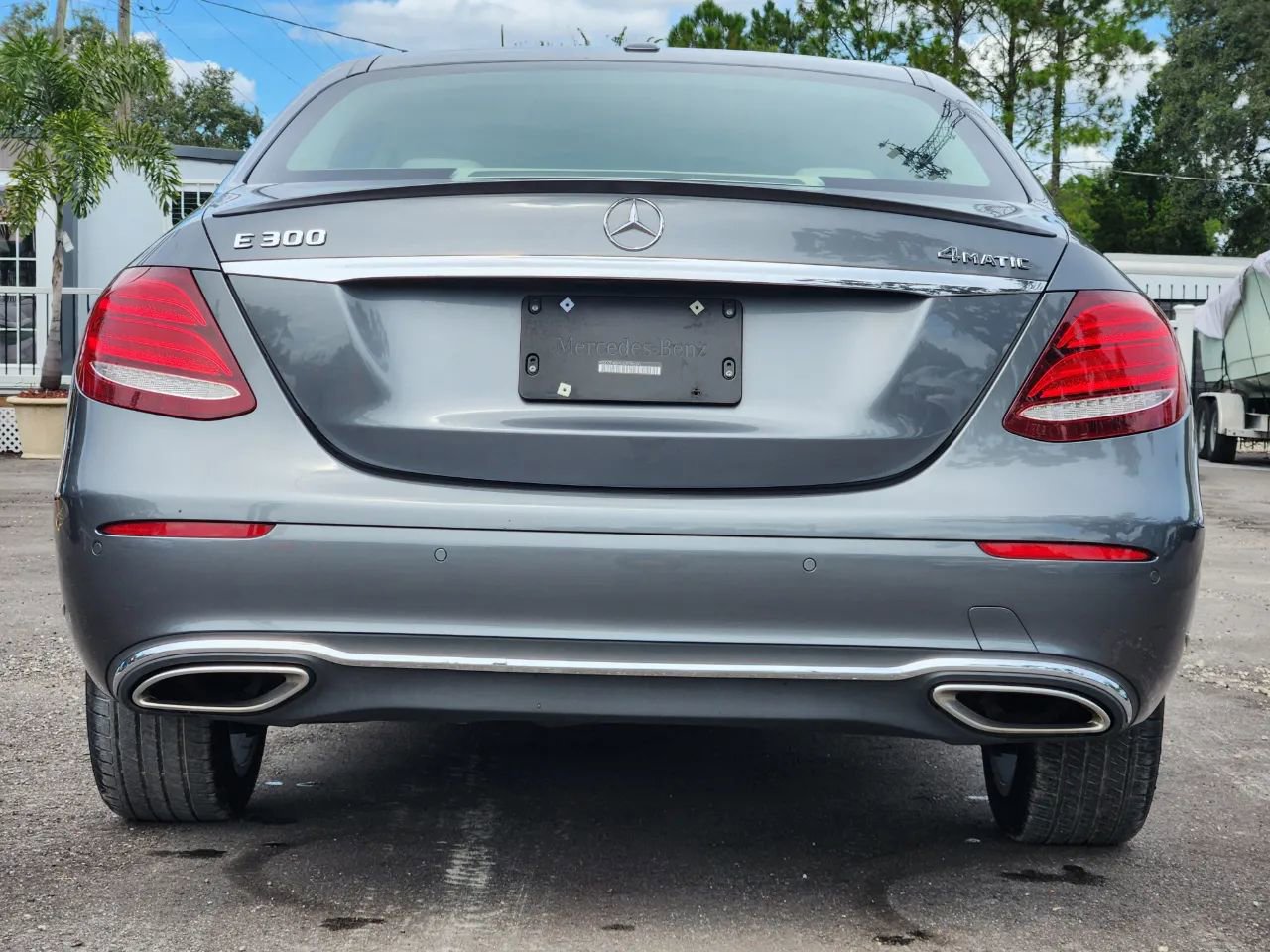 Used 2018 Mercedes-Benz E 300 4MATIC w/ Premium 1 Package image 6