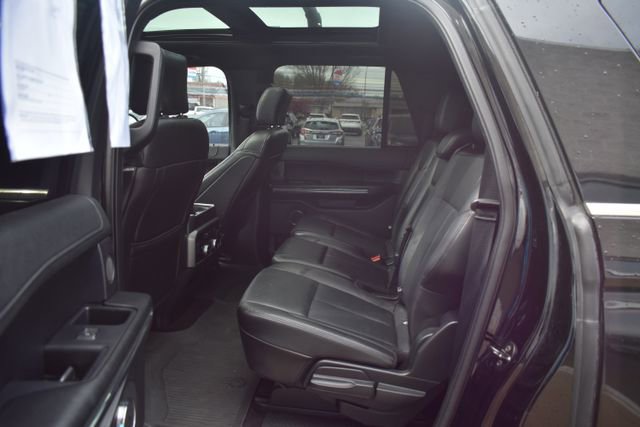 Used 2018 Ford Expedition Max XLT w/ Equipment Group 202A AWD/4WD image 41