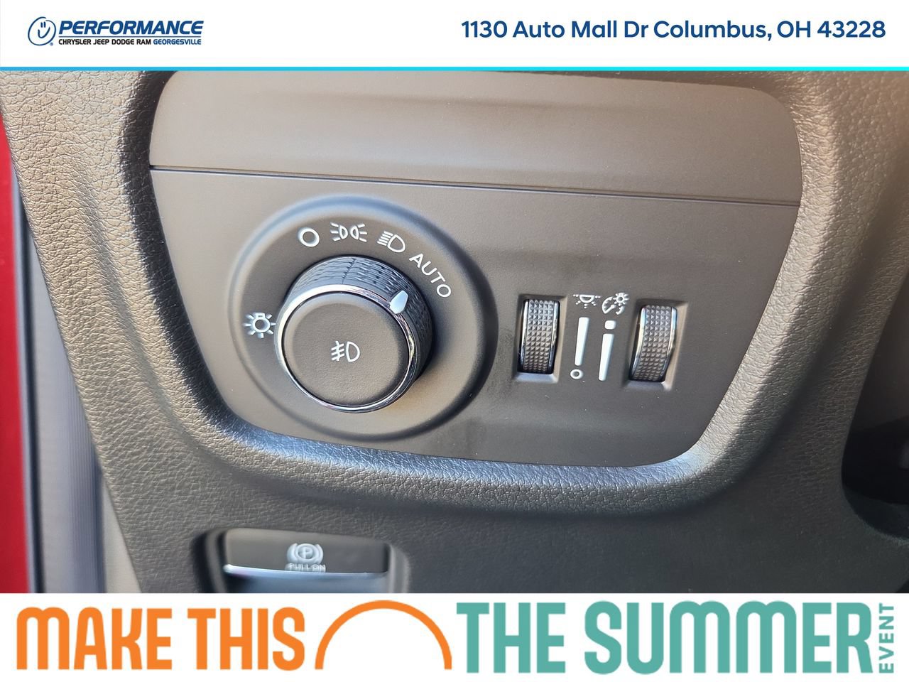 New 2026 Jeep Grand Cherokee L Limited w/ Limited Altitude Package AWD/4WD image 32