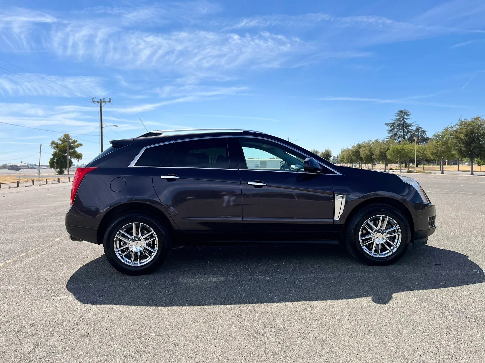 Used 2015 Cadillac SRX Luxury w/ Driver Awareness Package FWD image 4