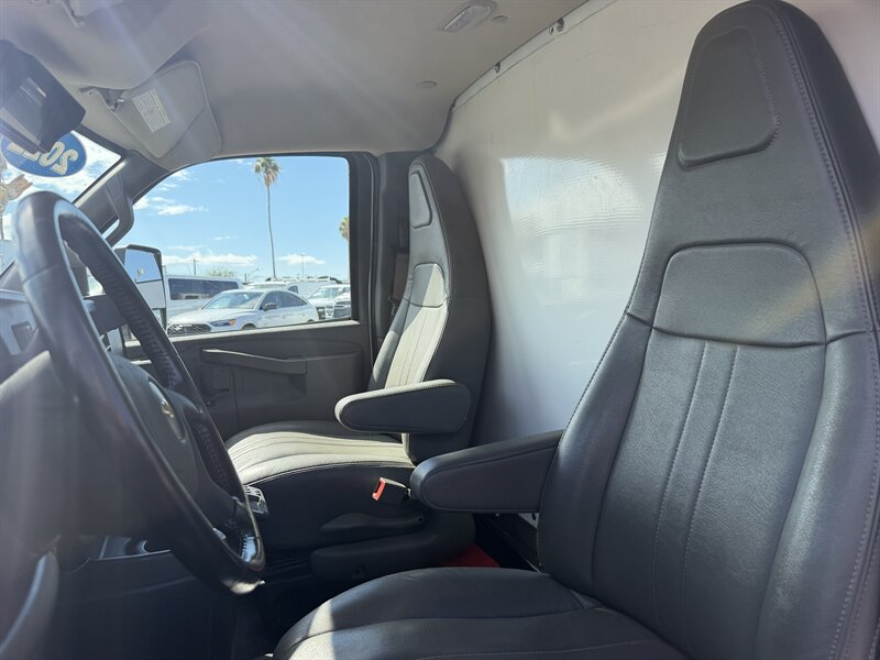 Used 2022 Chevrolet Express 3500 w/ Power Convenience Package RWD image 12
