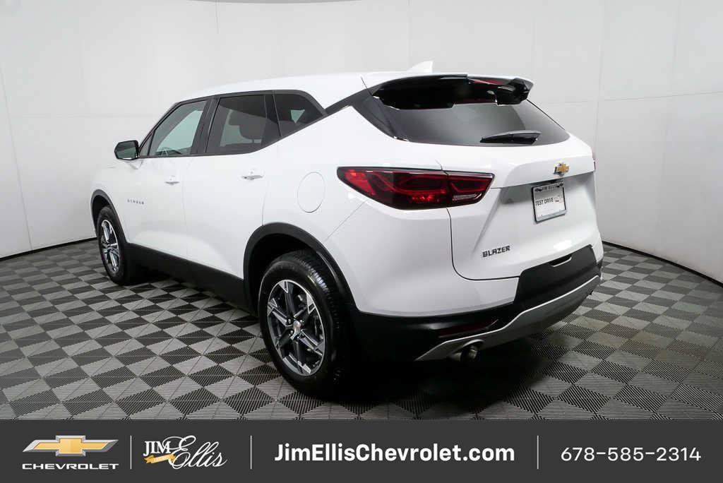 Certified 2025 Chevrolet Blazer LT FWD image 3