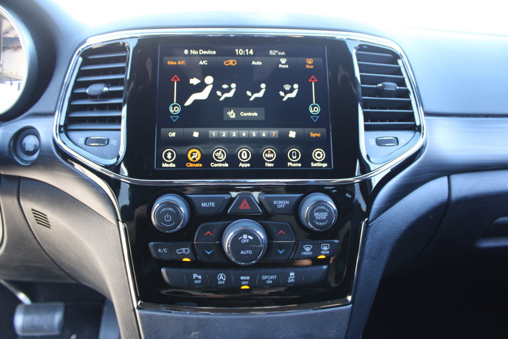 Used 2020 Jeep Grand Cherokee Altitude RWD image 22