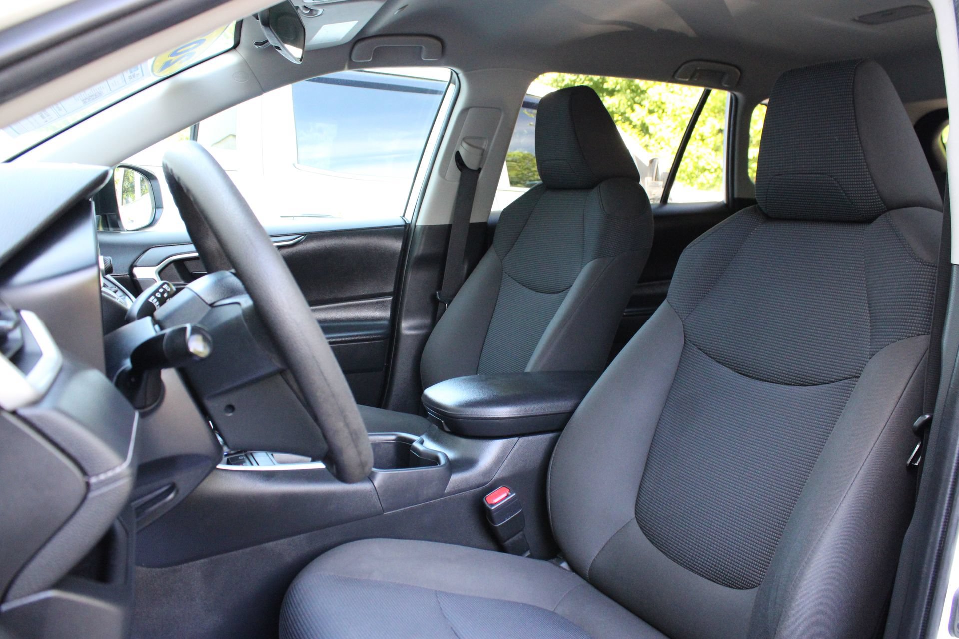Used 2023 Toyota RAV4 LE FWD image 11
