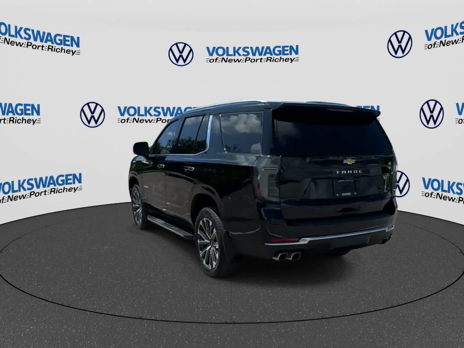 Used 2025 Chevrolet Tahoe High Country AWD/4WD image 6