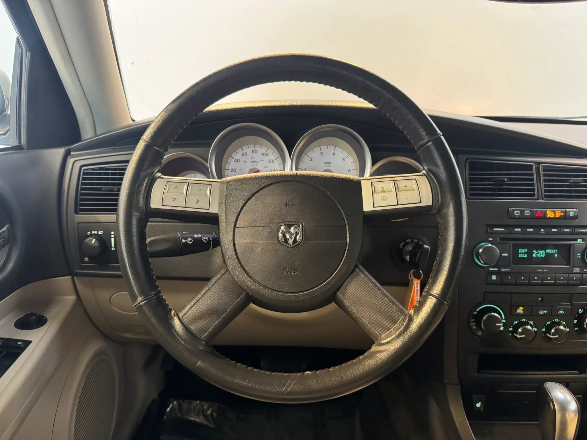 Used 2005 Dodge Magnum R/T w/ Convenience Group II RWD image 11