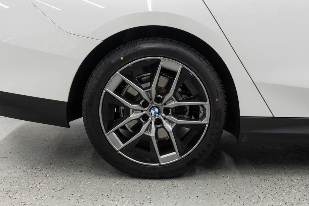 Used 2026 BMW 530i xDrive AWD/4WD image 39