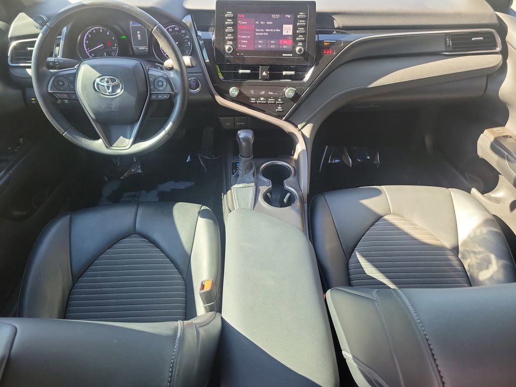 Used 2021 Toyota Camry SE w/ Convenience Package image 11