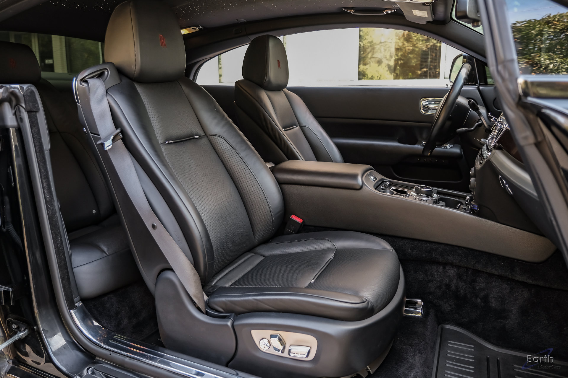 Used 2016 Rolls-Royce Wraith RWD image 50