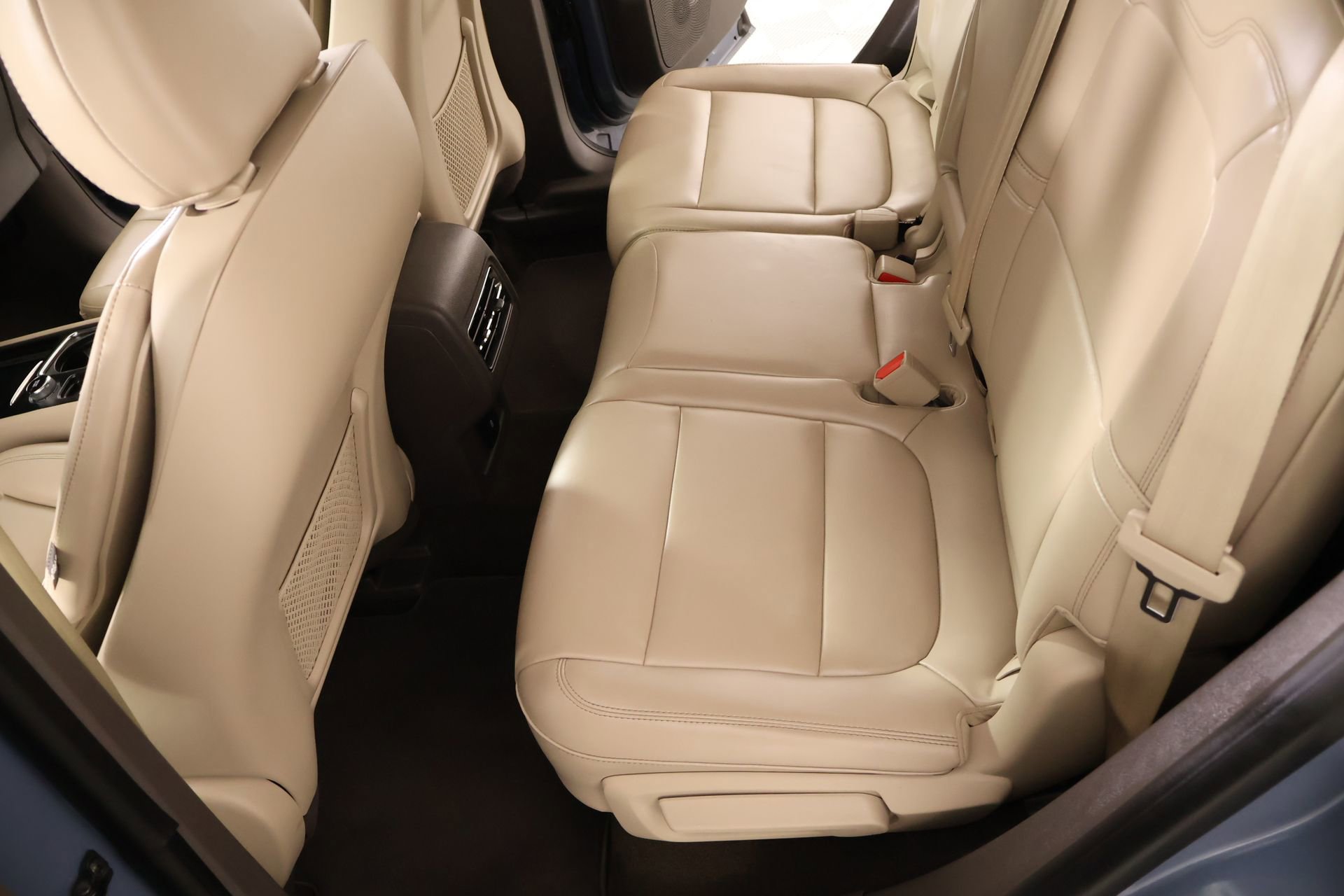 Used 2023 Lincoln Corsair FWD image 12