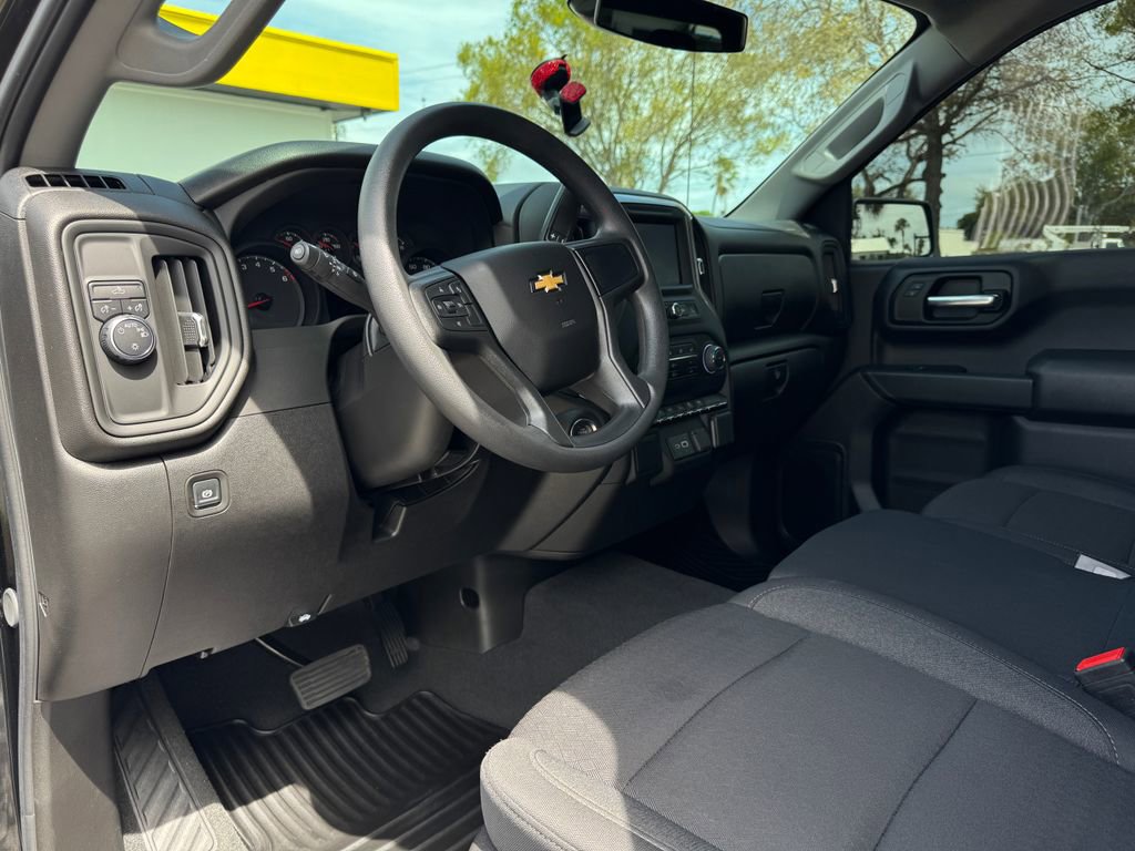 Used 2025 Chevrolet Silverado 1500 Custom image 15