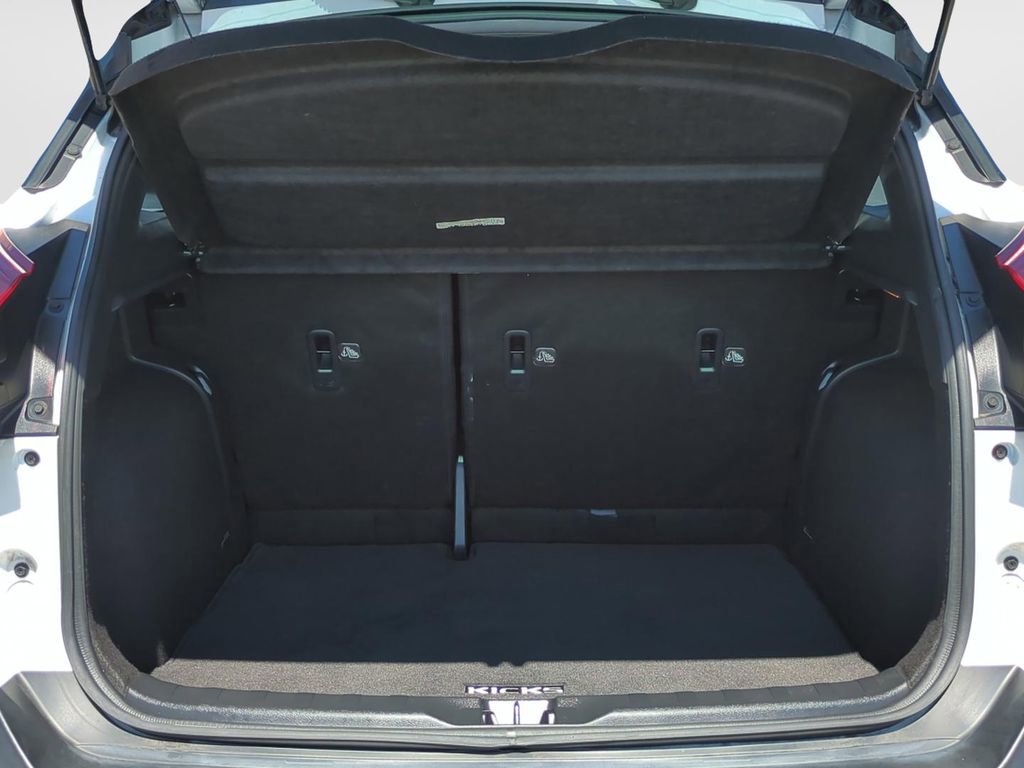 Certified 2019 Nissan Kicks SV image 12