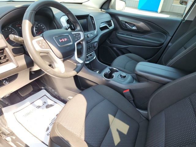 Used 2024 GMC Terrain SLE image 27