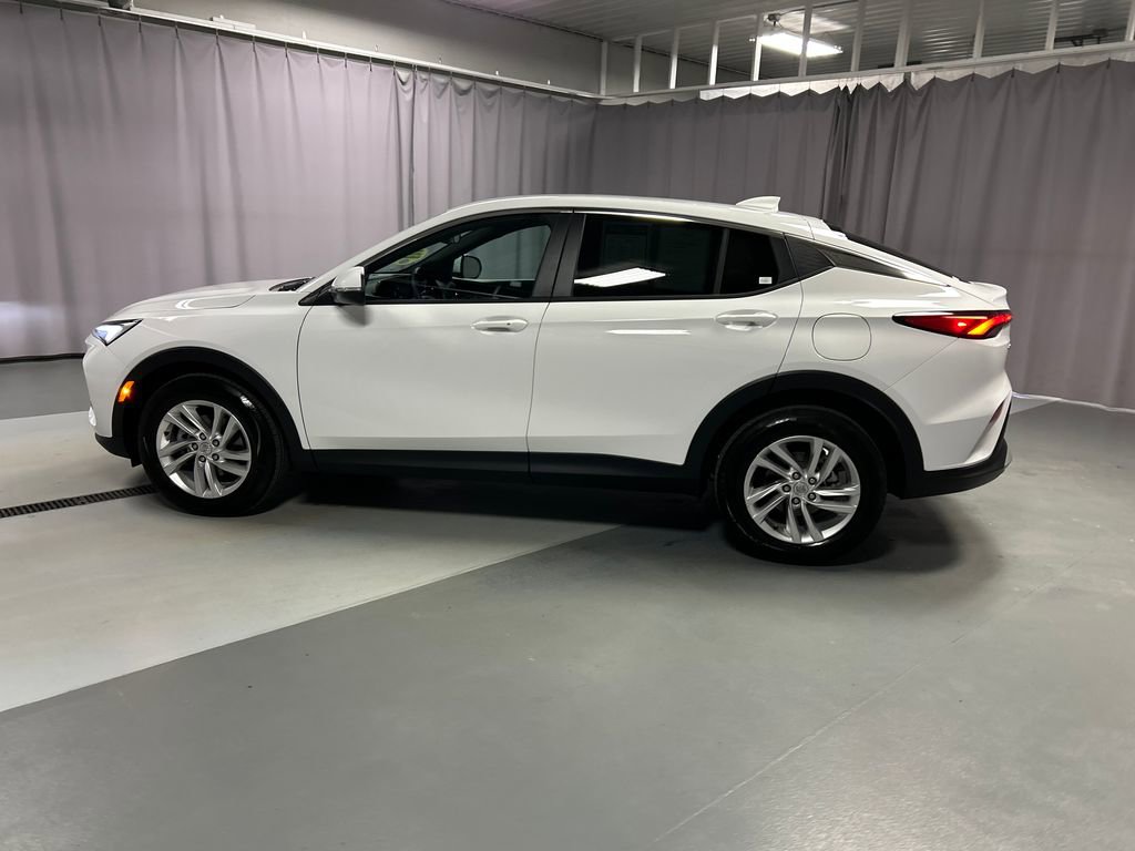 Used 2025 Buick Envista Preferred w/ Convenience I Package image 4