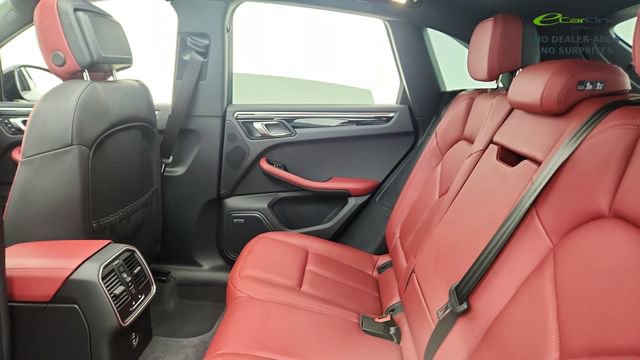 Used 2024 Porsche Macan AWD/4WD image 28