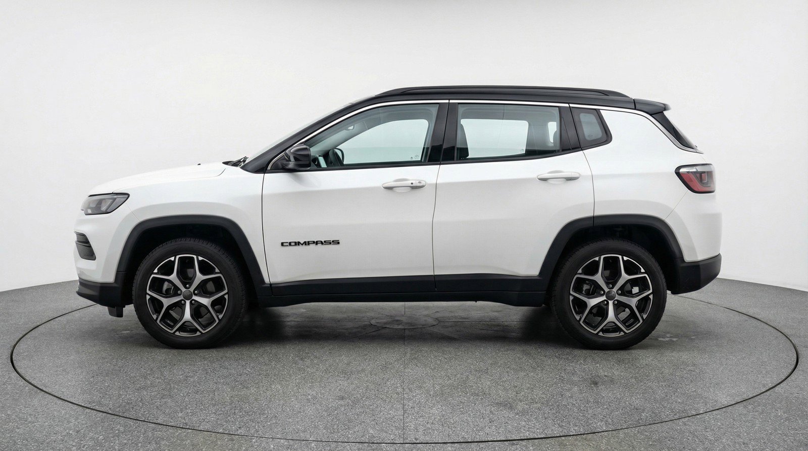 Used 2025 Jeep Compass Limited image 5