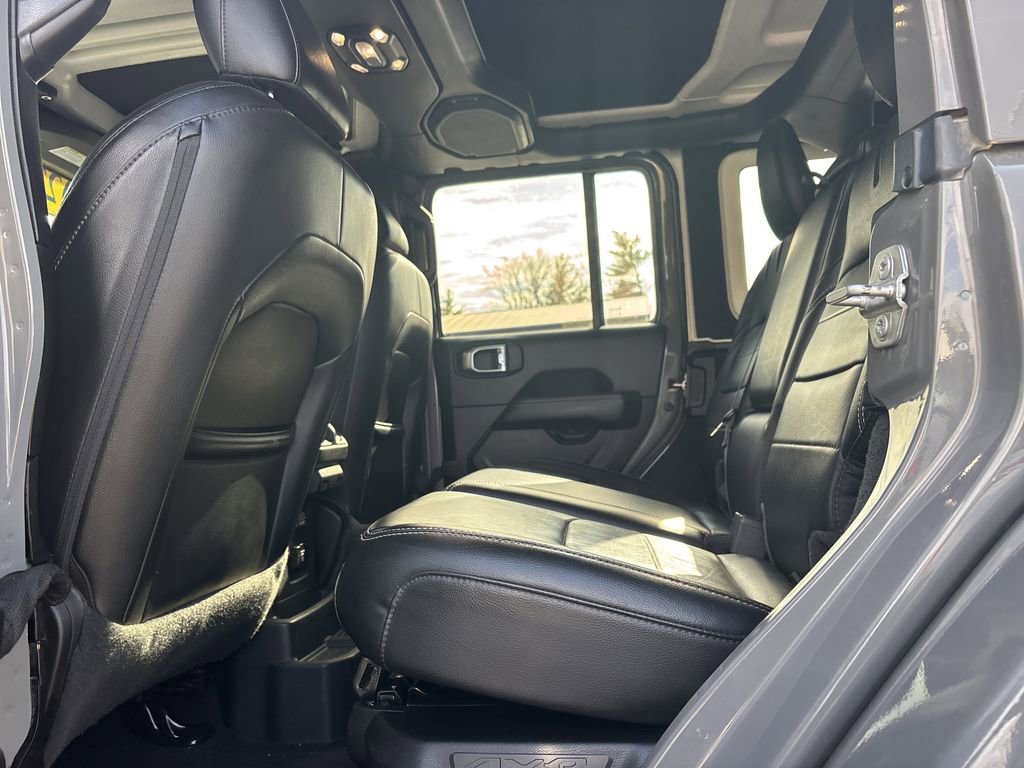 Used 2022 Jeep Wrangler Unlimited Sahara w/ Cold Weather Group image 32