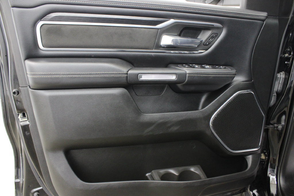 Used 2024 RAM 1500 Laramie AWD/4WD image 17