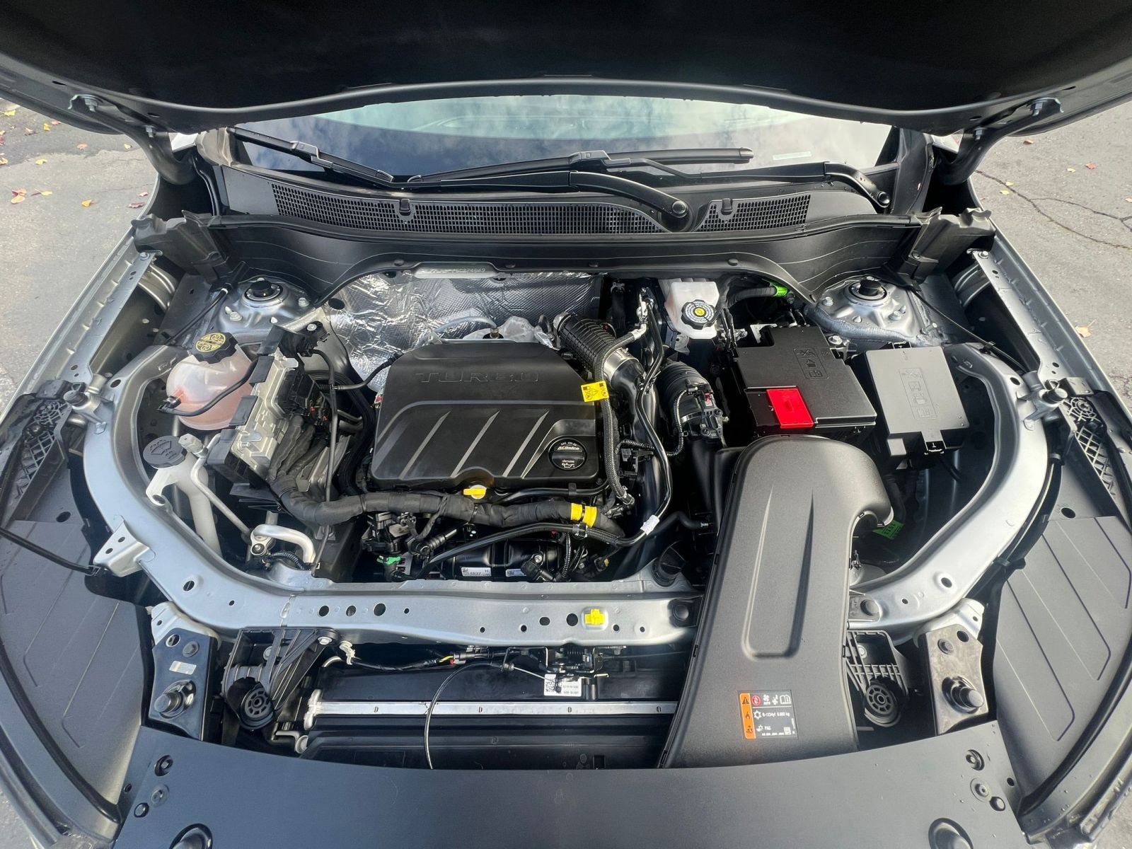 Used 2025 Chevrolet Trax LT w/ LT Convenience Package image 32