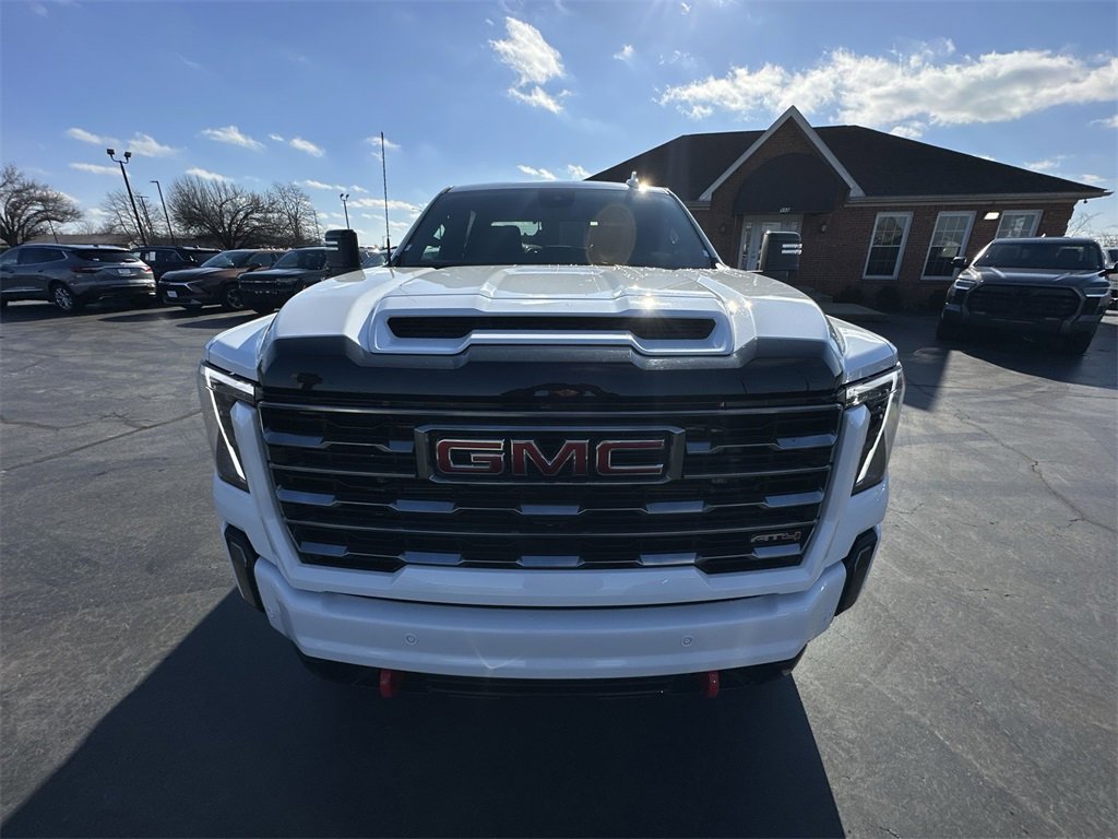 Used 2024 GMC Sierra 2500 AT4 image 25