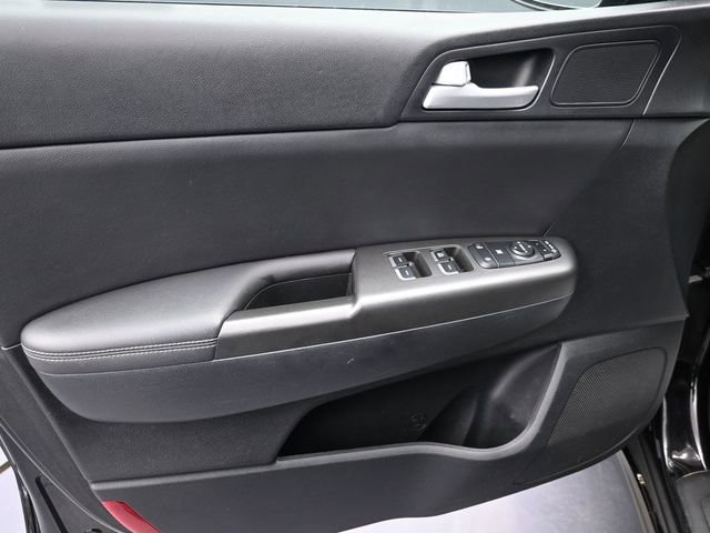 Used 2020 Kia Sportage S image 26