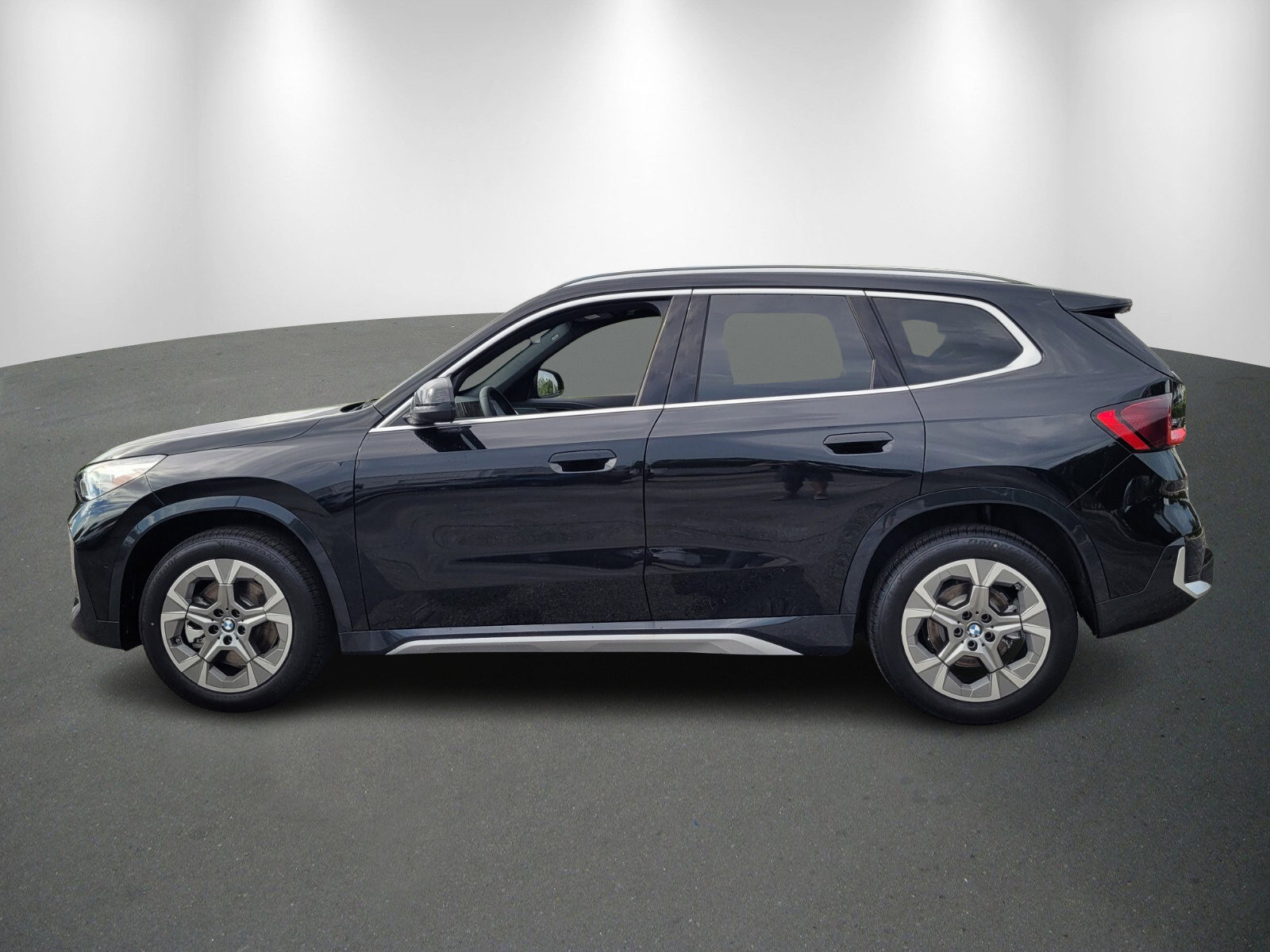 Used 2026 BMW X1 xDrive28i w/ Convenience Package image 4