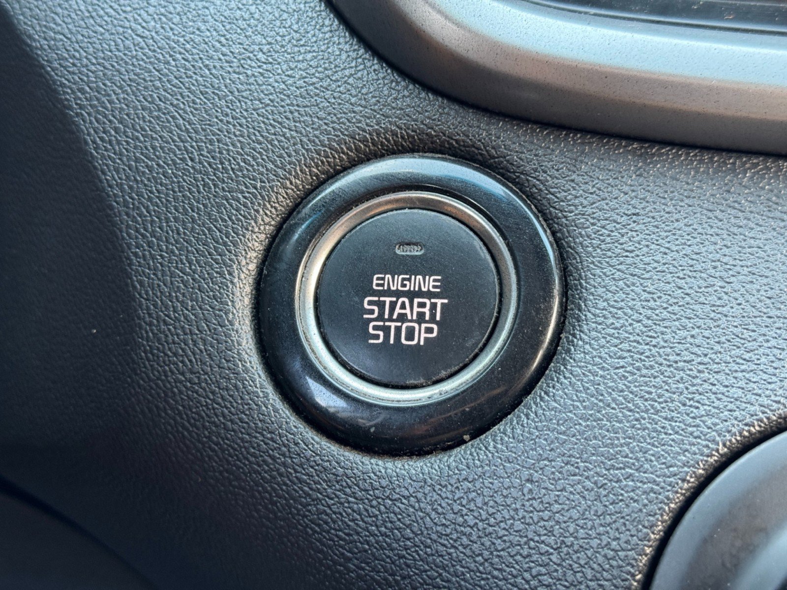 Used 2020 Kia Sorento S image 21