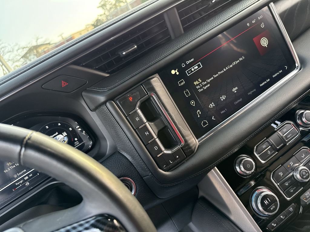 Used 2023 GMC Yukon Denali image 17