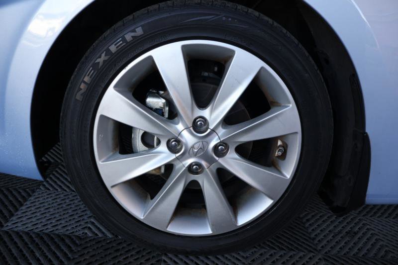 Used 2013 Hyundai Accent SE image 11