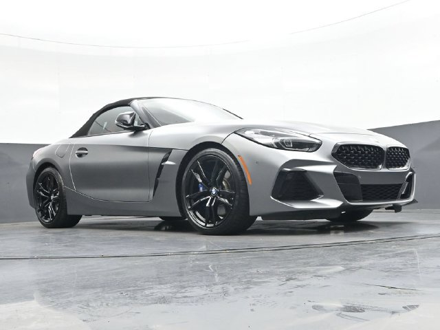 Used 2021 BMW Z4 M40i w/ Executive Package RWD image 30