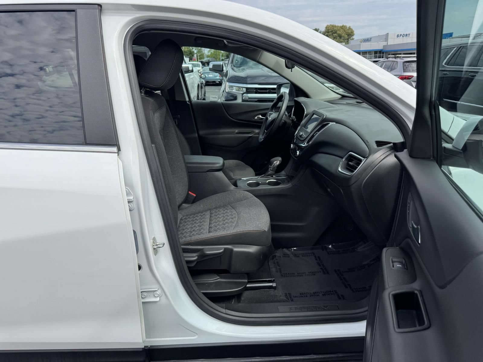 Used 2023 Chevrolet Equinox LT FWD image 15