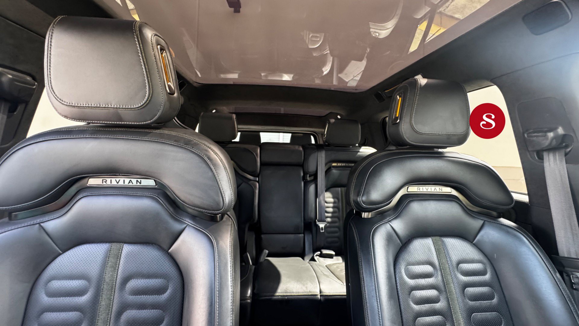 Used 2025 Rivian R1S Adventure AWD/4WD image 17