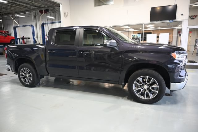 Used 2023 Chevrolet Silverado 1500 LT AWD/4WD image 4