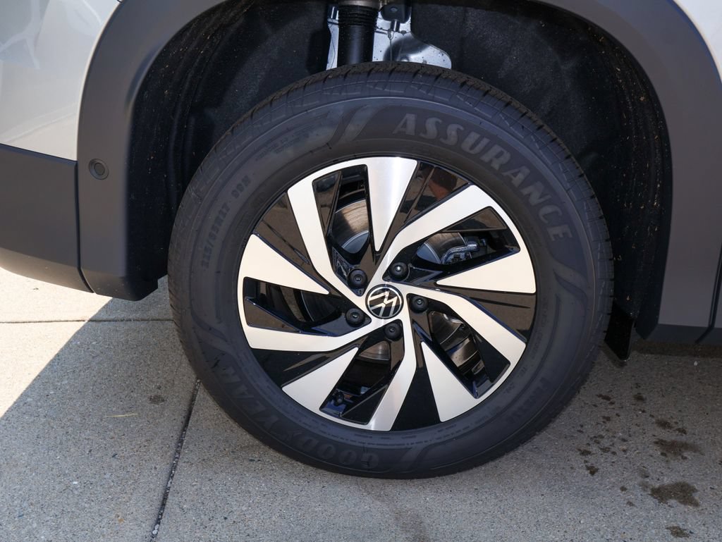 New 2026 Volkswagen Tiguan S AWD/4WD image 9