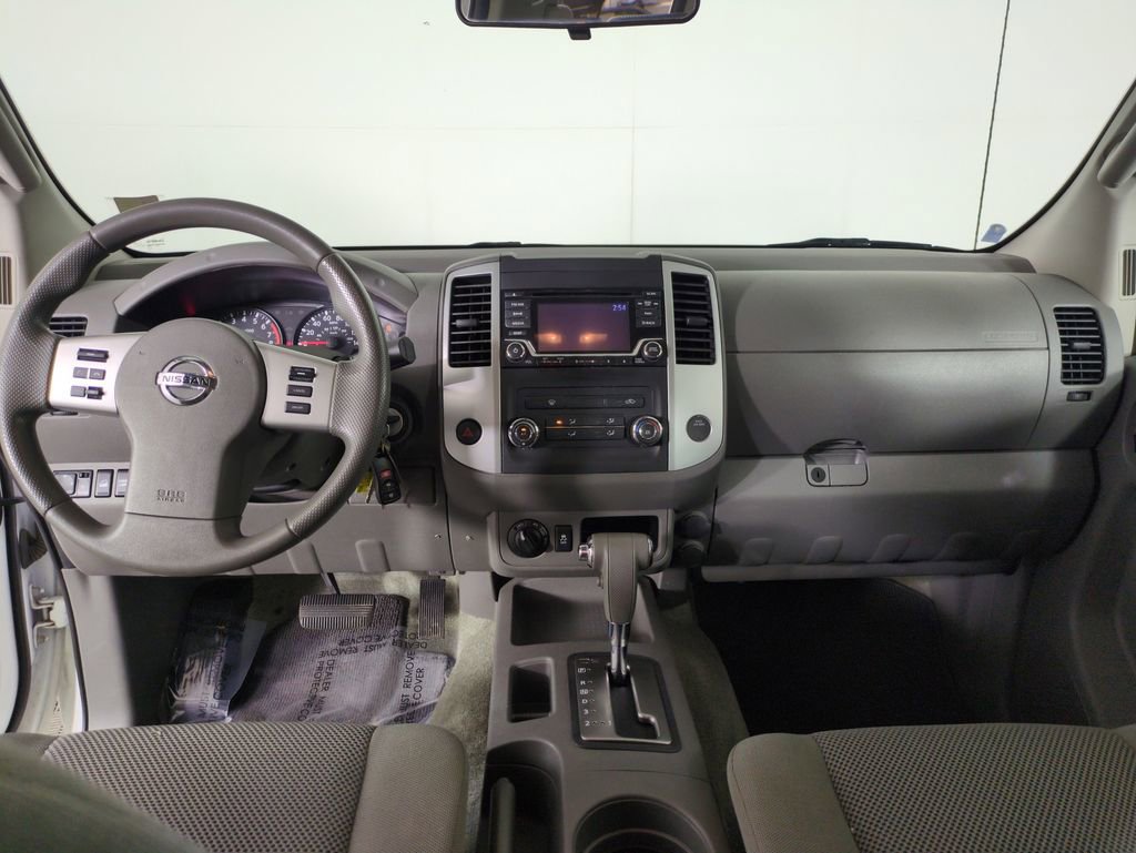 Used 2016 Nissan Frontier SV image 12