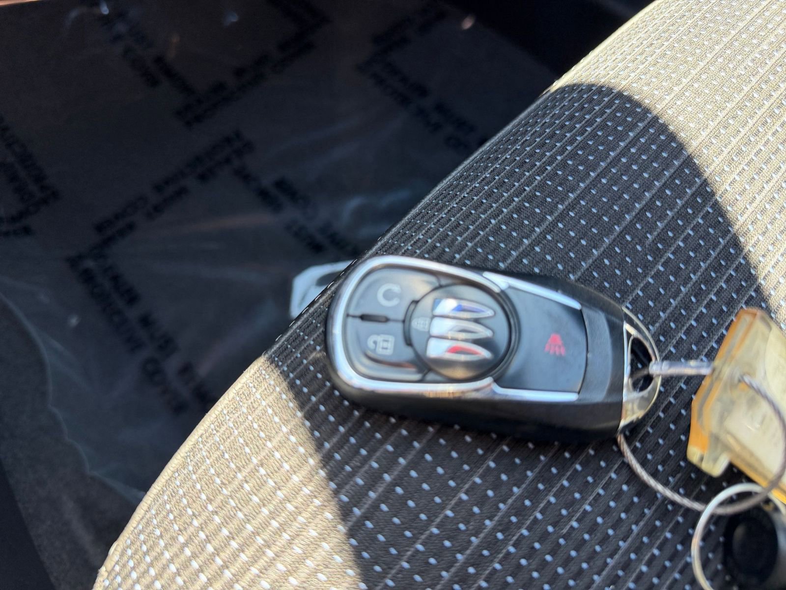 Used 2025 Buick Envista Preferred image 23