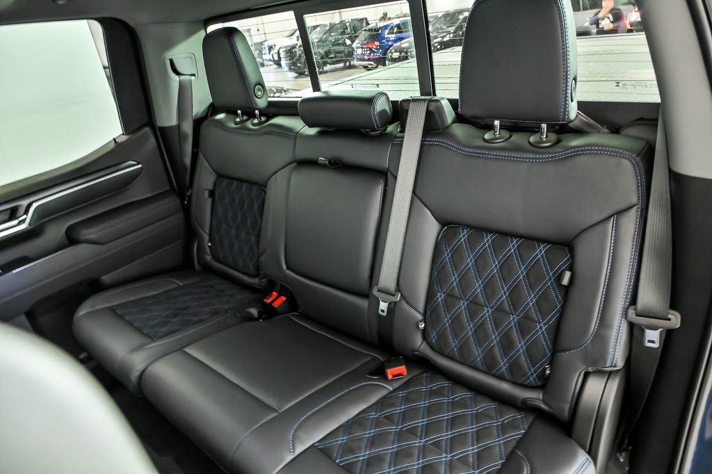 New 2026 GMC Sierra 1500 Elevation w/ Elevation Premium Package AWD/4WD image 9
